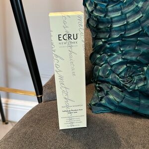Ecru Sea Clean Shampoo NWT 8 oz.